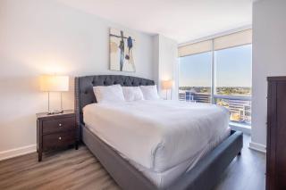 Luxury Apartment in Stamford - Gym & Pool Access - 2