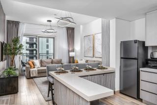 DVH Luxe Retreats 1BR Yas Island near Ferrari World & Mall - 5