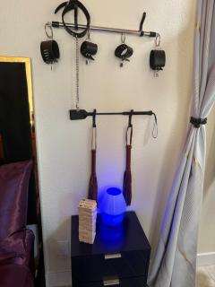 Adult-only guesthouse with HOT TUB and KING BED - 3