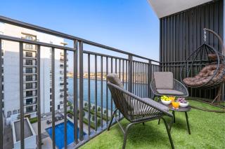 DVH Luxe Retreats 1BR Yas Island near Ferrari World & Mall - 7