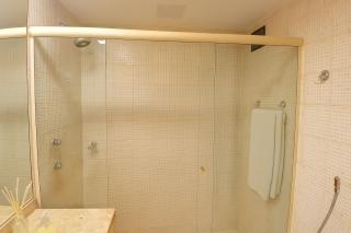 Pé na Areia l Piscina l Vista Lateral Mar l 2QSuite - 6