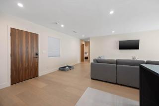 New Listing Valley Villa by Colby & Conrad - 3