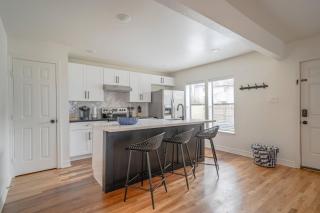 Spacious 6 Bed 6 Bath Duplex with a Pool - 4