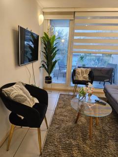 Hermoso Departamento excelente ubicacion y conectividad con estacionamiento gratis - 2