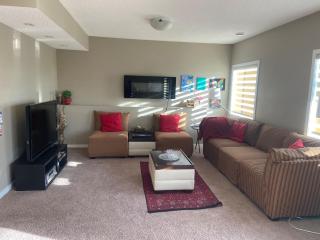 Cozy Getaway close to City Heart 5 min from highway-1 - 4