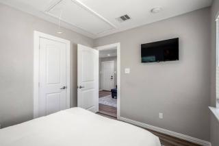 Top Level at The Hideaway - 7