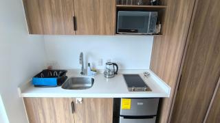 Oceanview Studio with Pool, Gym & Beach Access - 7