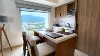 Oceanview Studio with Pool, Gym & Beach Access - 8