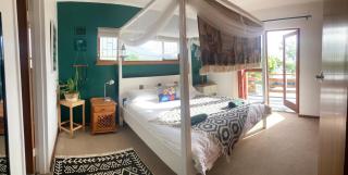 Spacious family home with ecopool - 1