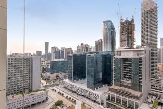 Waves - Modern City Escape 1BR Apt With Balcony - 4