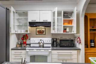 Comfy North Houston Home with Private Courtyard - 5