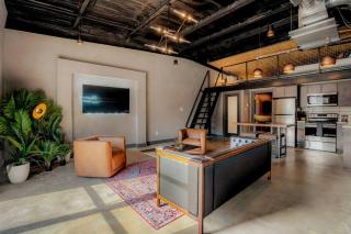 Maltby Motors 1 - The Americano Loft near Downtown - 7