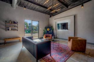 Maltby Motors 1 - The Americano Loft near Downtown - 6