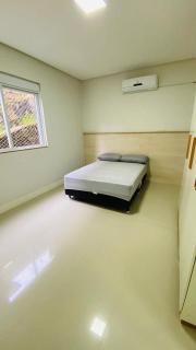 Apartamento á 50m do mar com piscina em Jurere internacional - 8