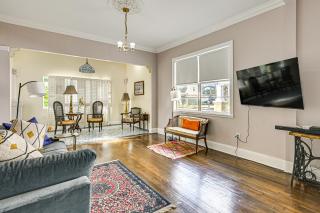 2 Mi to Ybor City Eclectic Tampa Charmer! - 5