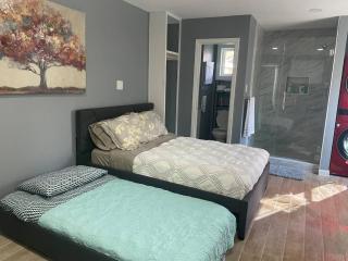 Fully Equipped Tiny Home + Parking & Near Trails! - 9