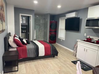 Fully Equipped Tiny Home + Parking & Near Trails! - 1