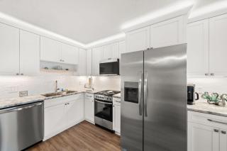 Emerald Wave - 1419 Summit - 3