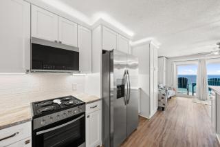 Emerald Wave - 1419 Summit - 4