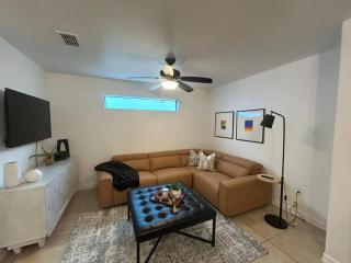 Fully Furnished 2 bedroom - 0