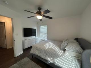 Fully Furnished 2 bedroom - 9