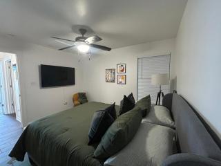 Fully Furnished 2 bedroom - 2