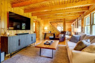 Private Spring-Fed Pond Idyllic Shrewsbury Cabin! - 5