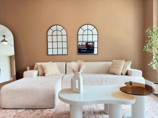 Luxury Stay Near Disneyland With Pool Gym & Free Parking - 0