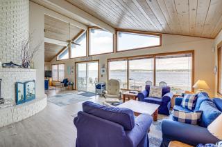 Beachfront Whidbey Island Home and Apartment! - 8
