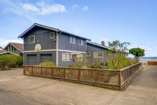 Beachfront Whidbey Island Home and Apartment! - Langley - 7