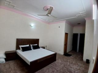 Luxury Family Rooms at Heart of City - 3