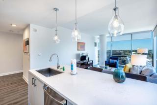 Chic Stamford Apartment - Walk to Train & Entertainment - 8