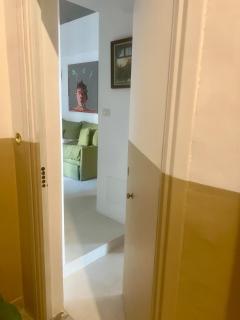 Alice's new studio apartment in the center of Chiaia - 3