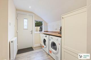 Pear Tree Cottage Pool Table 15mins drive to Alton Towers - 2