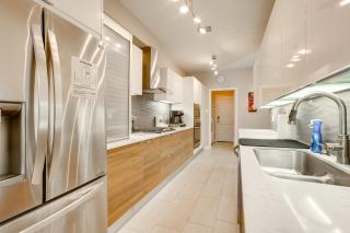 Remote-Work Friendly Houston Home with Garden! - 3