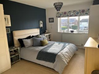 New Forest home - 4-beds and garden - 10 mins from Beach - 9