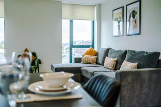 Top-Floor City View Elegant 2BR - 5