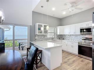 Waterfront Villa 3BD 2BA Townhome Side A Bring your Boat - 2