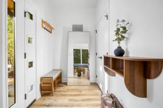 Modern Cabin Retreat Easy Drive to Canton and Tyler - 6