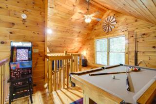 Hot Tub and Pool Table Secluded Seiverville Cabin - 9
