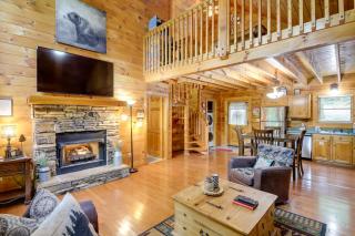 Hot Tub and Pool Table Secluded Seiverville Cabin - 5