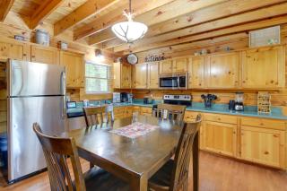 Hot Tub and Pool Table Secluded Seiverville Cabin - 3