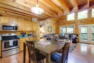 Hot Tub and Pool Table Secluded Seiverville Cabin - 1