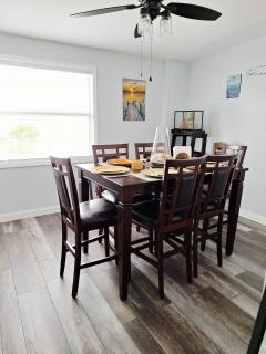 Entire Home 3BR 1BA Sleeps 6 St Pete, FL Spacious Private Backyard - 9