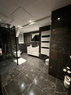 Chambres indépendantes avec salles de bain privatives - 2