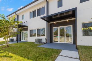 NEW Casa Sol - Luxury Townhome In Prime Location - 8