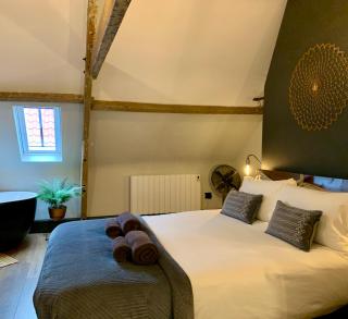 One Over Eight - Luxury One Bed Apartment - 3