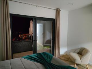 Hillslope House - 2