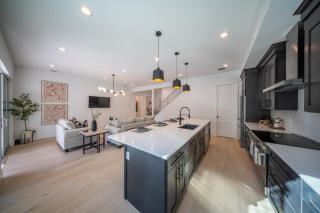 Modern Beauty for Family Gatherings - 5