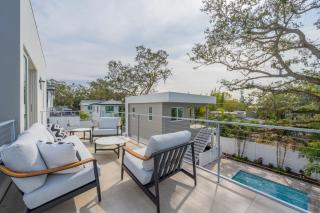 Arlington Park Luxury House - 6